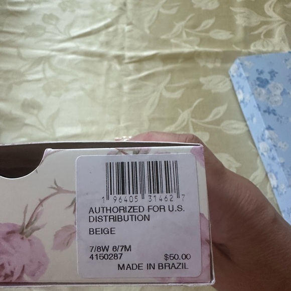 Havaianas White Flip Flops with Pink Floral Print and Gold Accents - Picture 4 of 4